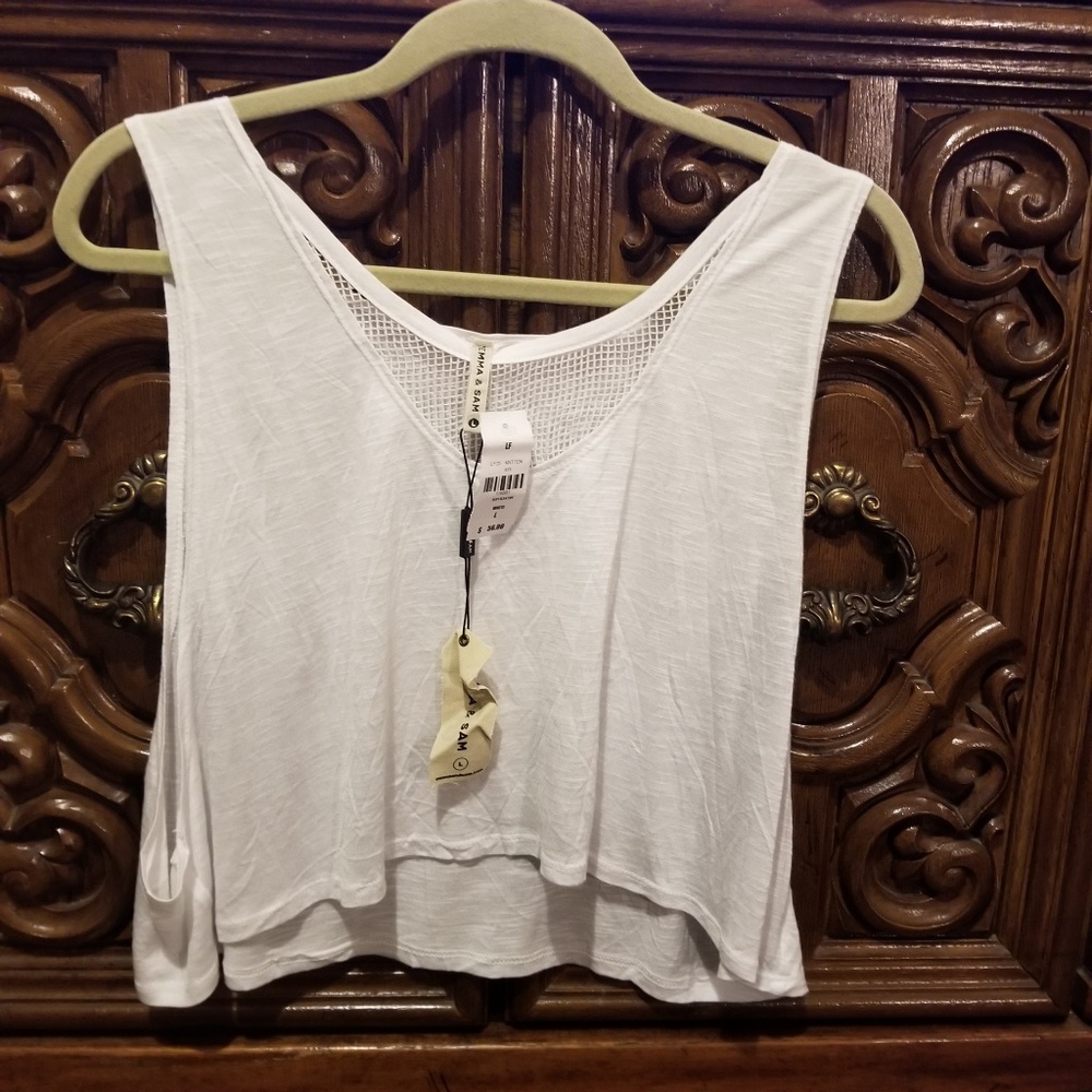 🐞Emma & Sam White Crop Muscle tank Sz:L
